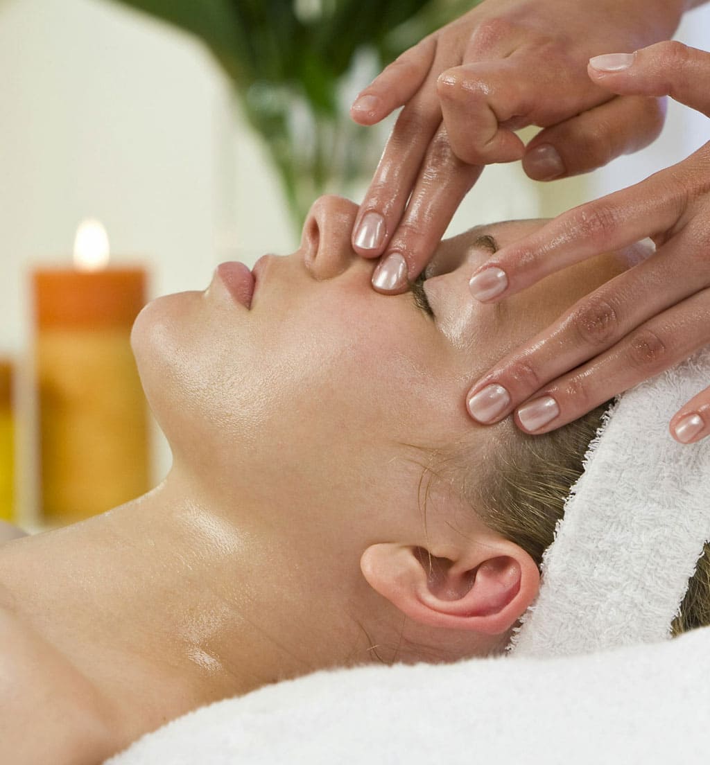 Tratamiento facial de Vitamina C en el salón de Lorena Vicedo