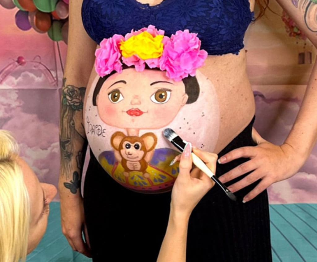 Servicio de maquillaje de belly painting en Langreo con Lorena Vicedo
